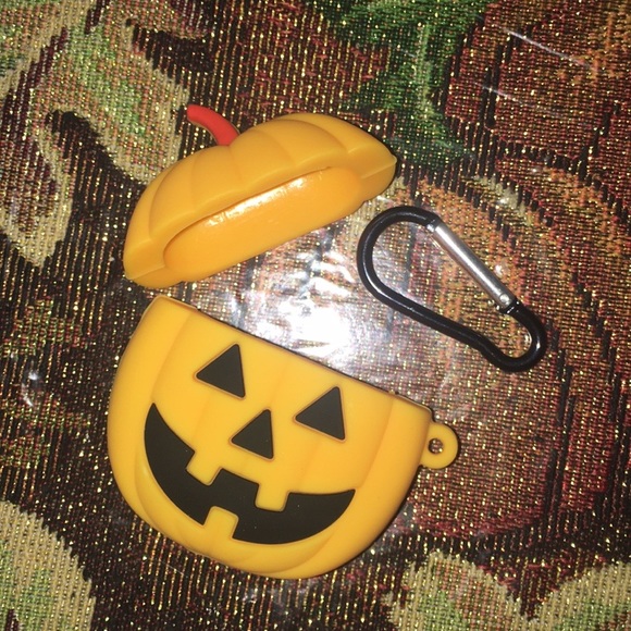 Accessories - Halloween Pumpkin AirPods case with clip